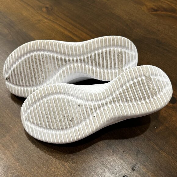 Skechers Women's Ultra Flex-First Take Sneaker - White - 6 wide - Picture 7 of 8